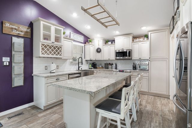 1504 E SPRING LN, Holladay, UT 84117