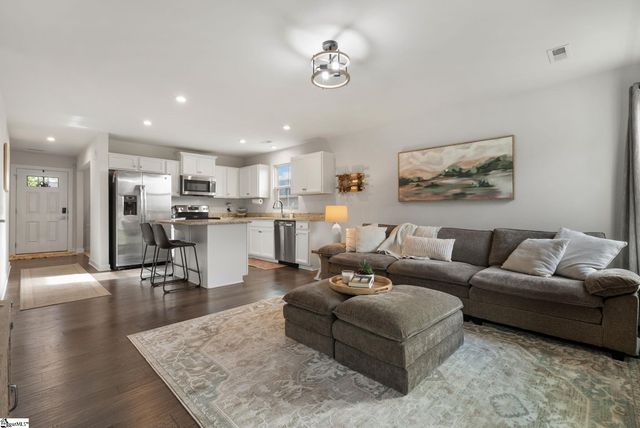 402 Edgehill Court, Greenville, SC 29617