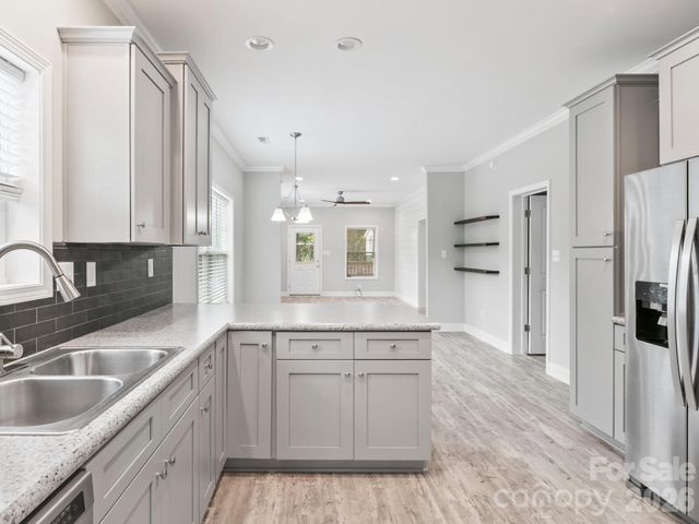 1508 Pennsylvania Avenue, Hendersonville, NC 28739
