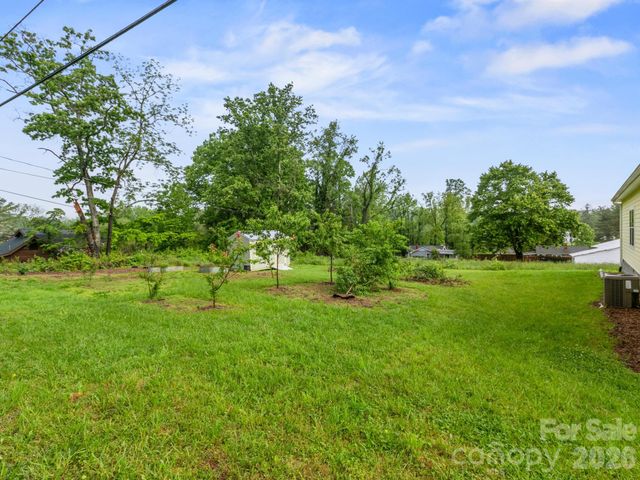 1508 Pennsylvania Avenue, Hendersonville, NC 28739