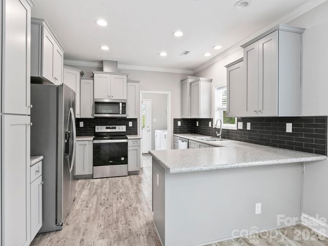 1508 Pennsylvania Avenue, Hendersonville, NC 28739