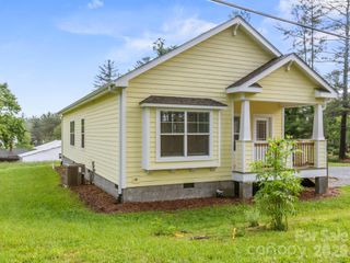 1508 Pennsylvania Avenue, Hendersonville, NC 28739