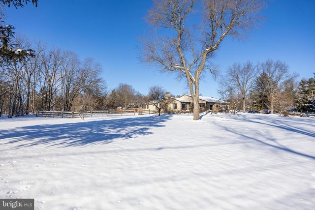 24 ACOMA LN, Collegeville, PA 19426