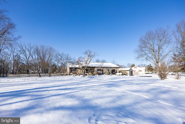 24 ACOMA LN, Collegeville, PA 19426