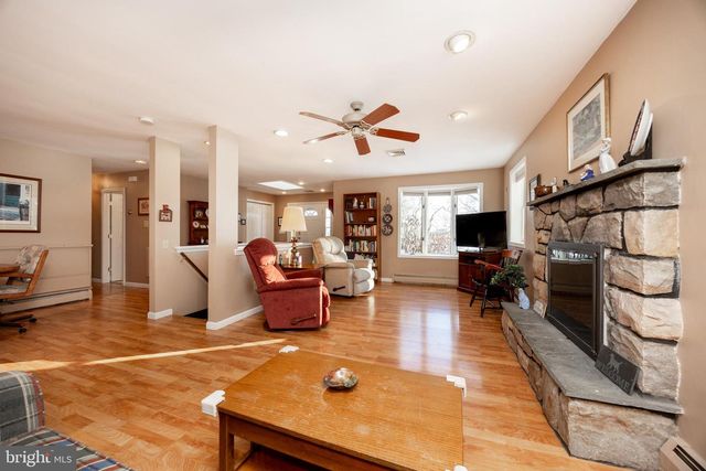 24 ACOMA LN, Collegeville, PA 19426