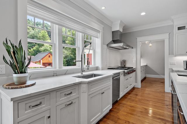 29 Hayes Lane, Lexington, MA 02420