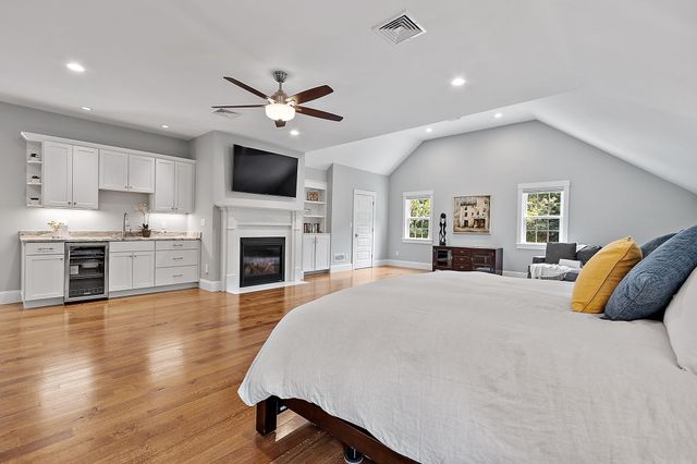 29 Hayes Lane, Lexington, MA 02420