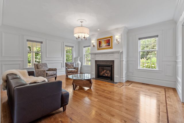29 Hayes Lane, Lexington, MA 02420