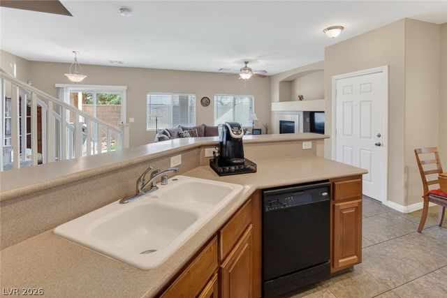 8725 Traveling Breeze Avenue 102, Las Vegas, NV 89178