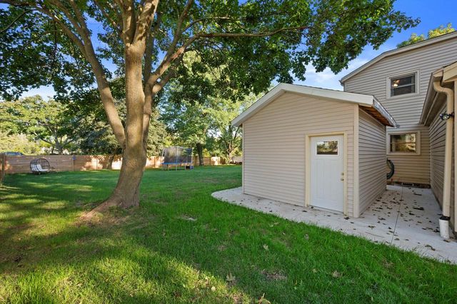 W156N10904 Catskill LANE, Germantown, WI 53022