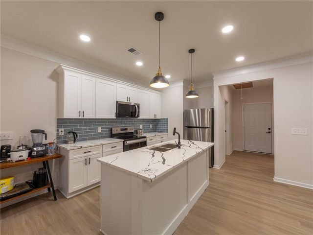 143 Mctier NW Circle, Cartersville, GA 30120