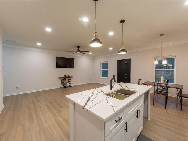 143 Mctier NW Circle, Cartersville, GA 30120