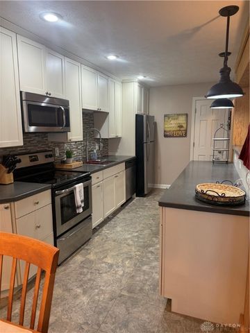 1943 Washington South Drive, Dayton, OH 45458