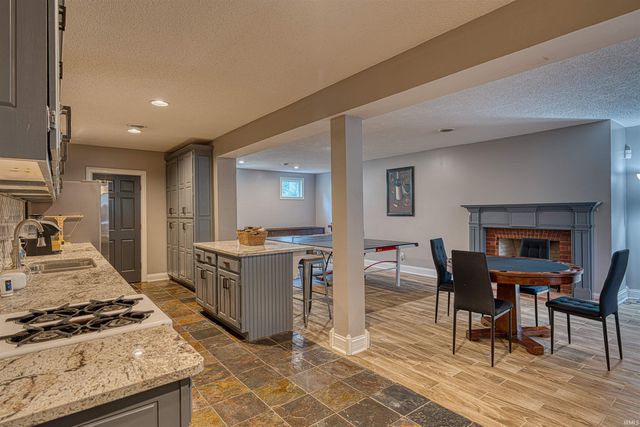 1031 Cedar Hill Drive, Evansville, IN 47710