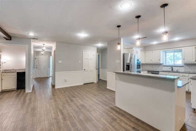 2711 Lincoln Drive, Arlington, TX 76006