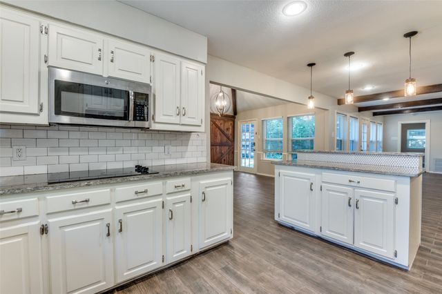 2711 Lincoln Drive, Arlington, TX 76006