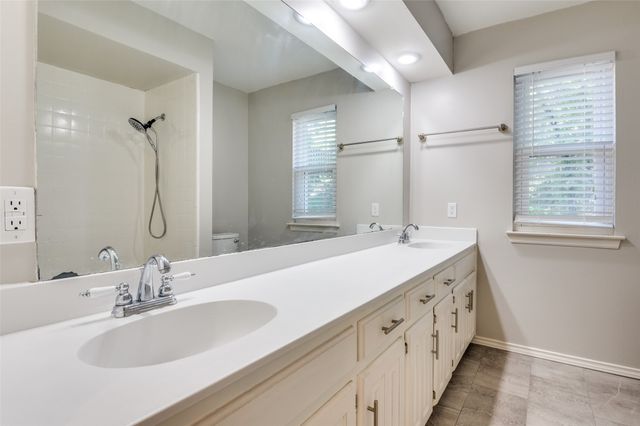 2711 Lincoln Drive, Arlington, TX 76006