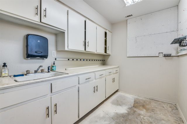 2711 Lincoln Drive, Arlington, TX 76006