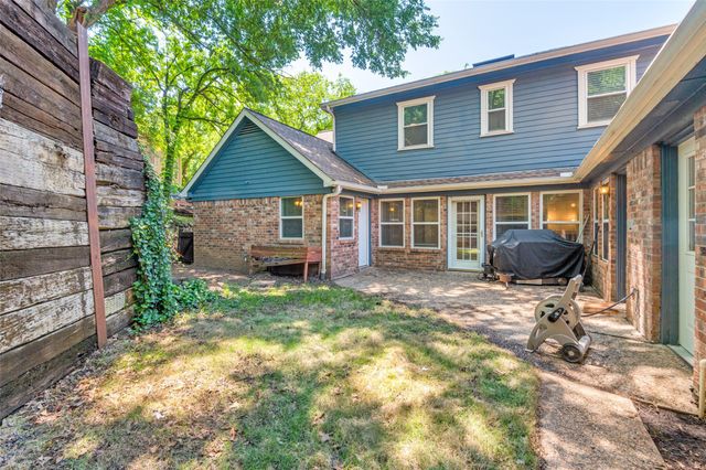 2711 Lincoln Drive, Arlington, TX 76006