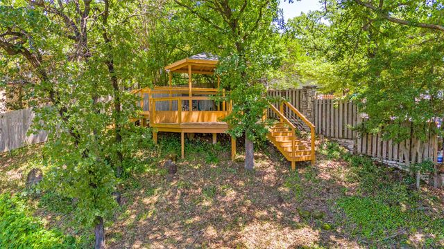 2711 Lincoln Drive, Arlington, TX 76006
