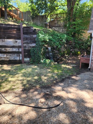 2711 Lincoln Drive, Arlington, TX 76006