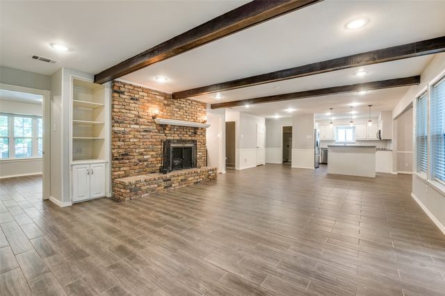 2711 Lincoln Drive, Arlington, TX 76006