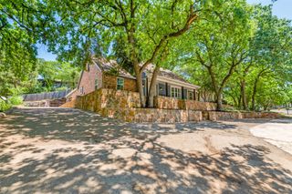 2711 Lincoln Drive, Arlington, TX 76006