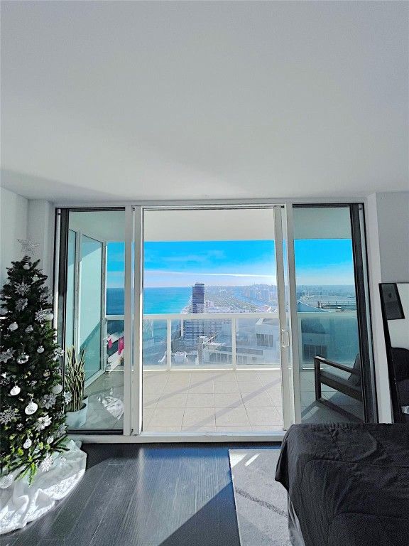 1830 S Ocean Drive 4905, Hallandale Beach, FL 33009