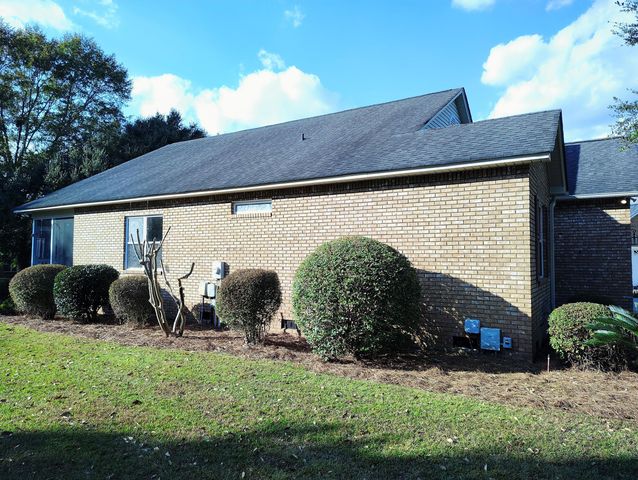 13 Lake Arbu Drive, Manning, SC 29102