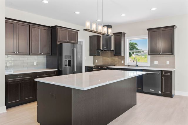 2412 Apple Court, Schererville, IN 46375