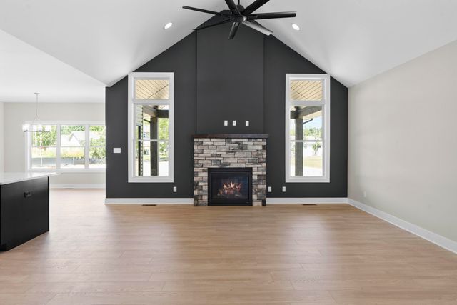 2412 Apple Court, Schererville, IN 46375