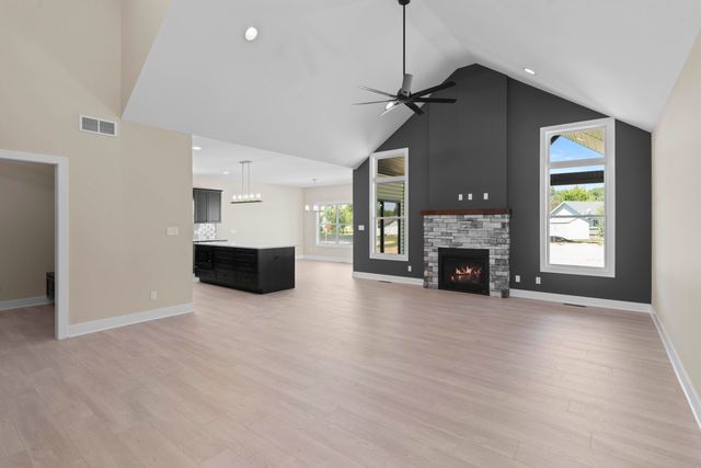 2412 Apple Court, Schererville, IN 46375