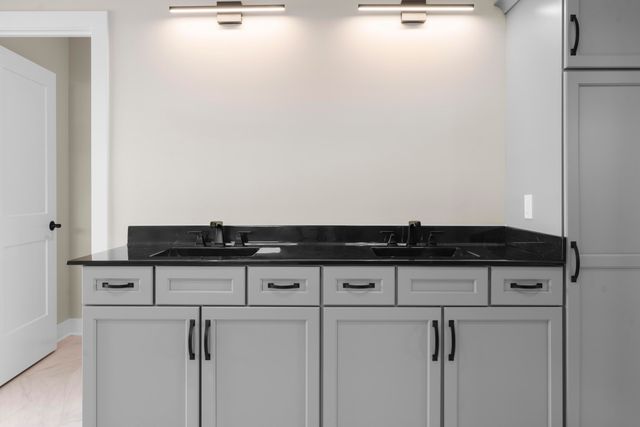 2412 Apple Court, Schererville, IN 46375