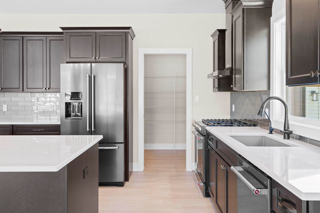 2412 Apple Court, Schererville, IN 46375