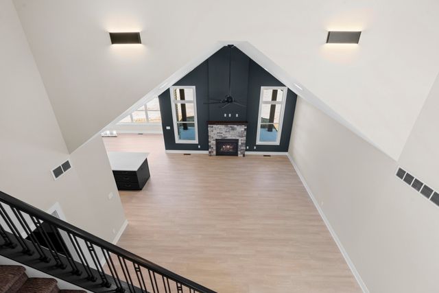 2412 Apple Court, Schererville, IN 46375