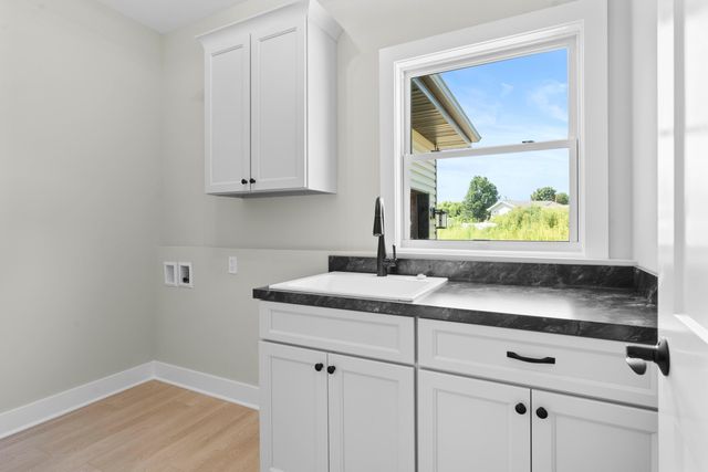 2412 Apple Court, Schererville, IN 46375