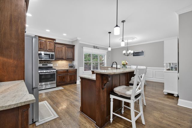 607 Southshore Pt, Mount Juliet, TN 37122