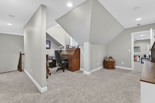 607 Southshore Pt, Mount Juliet, TN 37122