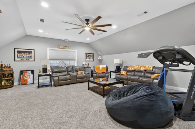 607 Southshore Pt, Mount Juliet, TN 37122