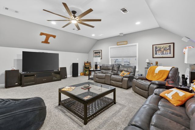 607 Southshore Pt, Mount Juliet, TN 37122