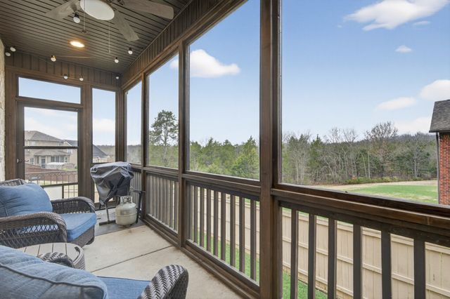 607 Southshore Pt, Mount Juliet, TN 37122