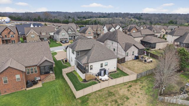 607 Southshore Pt, Mount Juliet, TN 37122