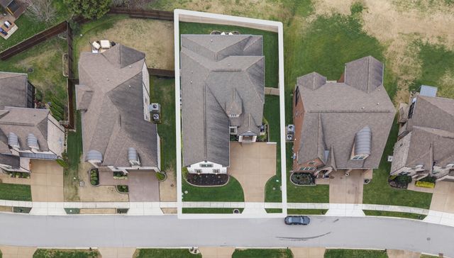 607 Southshore Pt, Mount Juliet, TN 37122