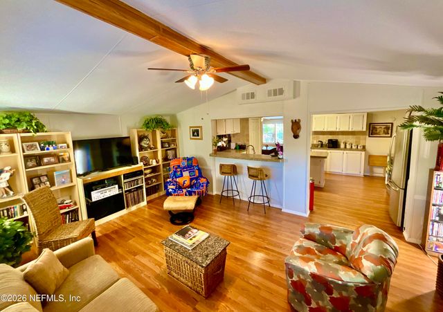 129 CRYSTAL LAKE Drive, Melrose, FL 32666