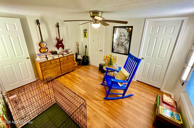 129 CRYSTAL LAKE Drive, Melrose, FL 32666