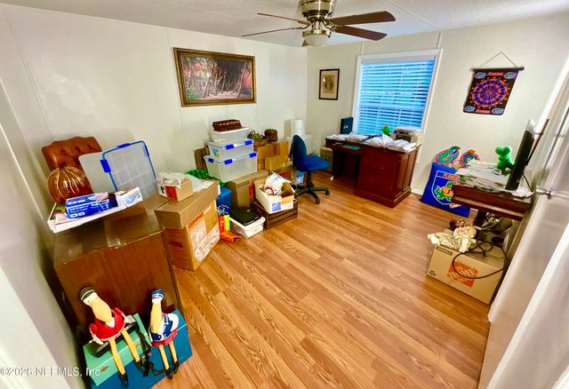 129 CRYSTAL LAKE Drive, Melrose, FL 32666