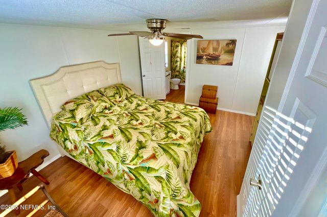 129 CRYSTAL LAKE Drive, Melrose, FL 32666