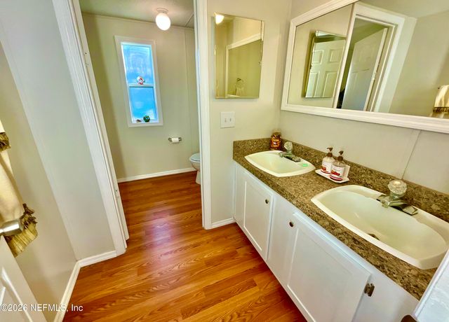 129 CRYSTAL LAKE Drive, Melrose, FL 32666