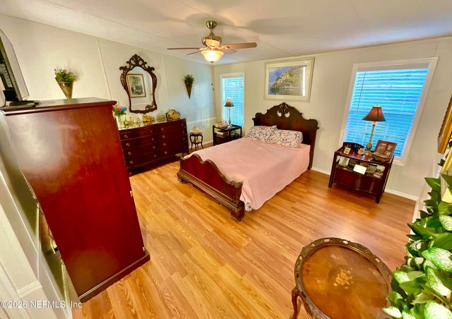 129 CRYSTAL LAKE Drive, Melrose, FL 32666