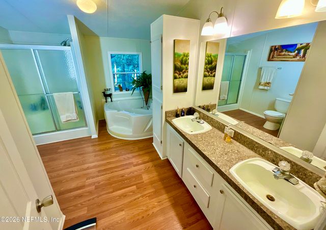 129 CRYSTAL LAKE Drive, Melrose, FL 32666